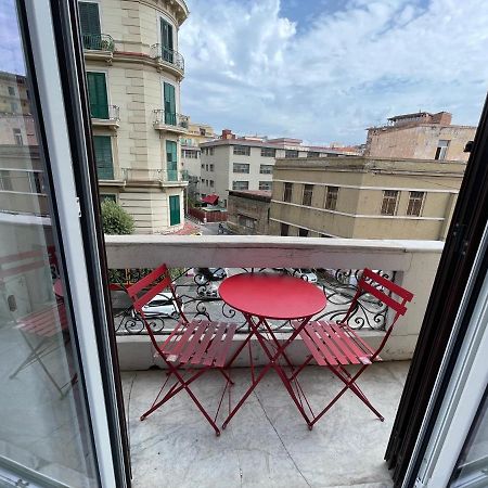 Garibaldi 118 Luxury Apartment Napoli Bagian luar foto