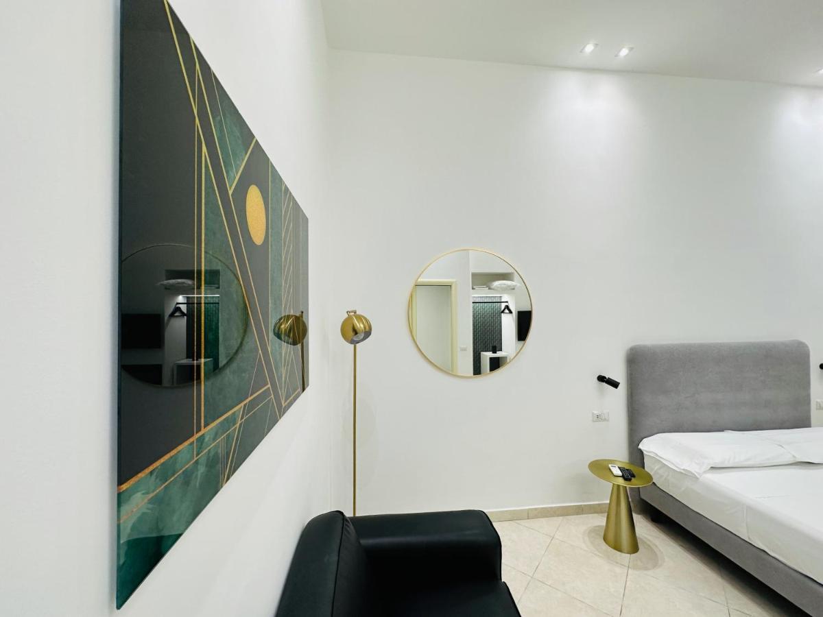Garibaldi 118 Luxury Apartment Napoli Bagian luar foto