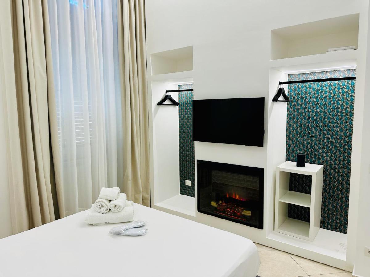 Garibaldi 118 Luxury Apartment Napoli Bagian luar foto
