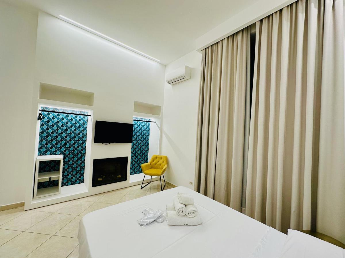 Garibaldi 118 Luxury Apartment Napoli Bagian luar foto