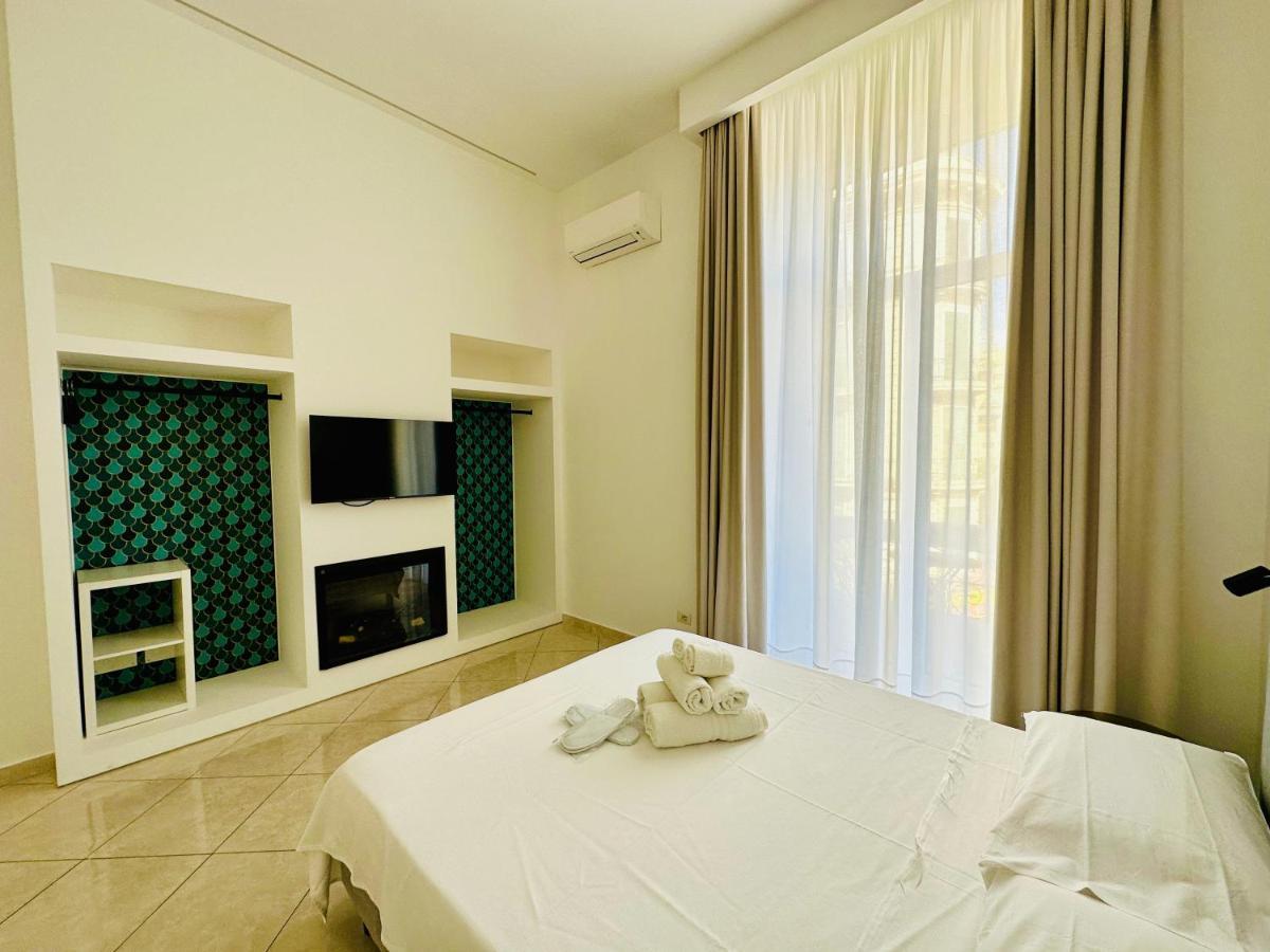 Garibaldi 118 Luxury Apartment Napoli Bagian luar foto